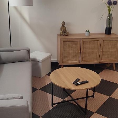 Maison Charmante Avec Patio ! Бурж Екстериор снимка